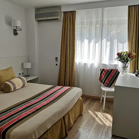 Hotell Gallia 3*